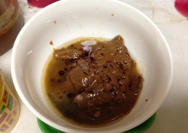 芝麻酱怎么调稀用热水还是冷水（调芝麻酱的正确方法）-4
