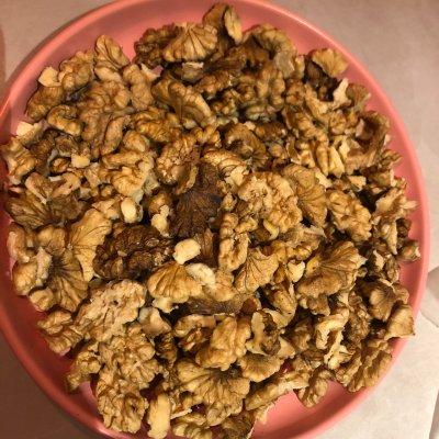 琥珀芝麻核桃仁的做法-2