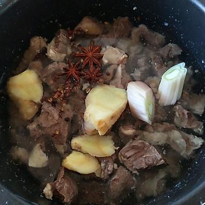 西红柿炖牛肉的家常做法（牛肉炖西红柿的做法）-3