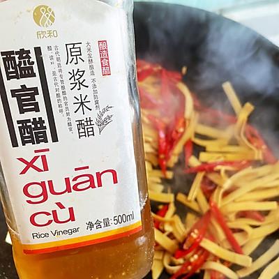 豆腐皮怎么炒好吃又简单 蒜苗炒豆腐皮的做法-7