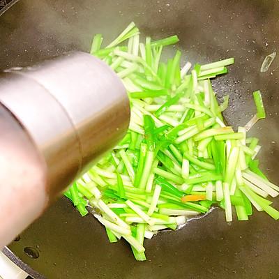 韭黄炒肉最正宗的做法（韭黄炒肉丝怎么炒）-19