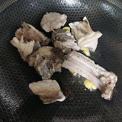 墨鱼干和什么煲汤最好（干墨鱼要泡多久才可炖汤）-4