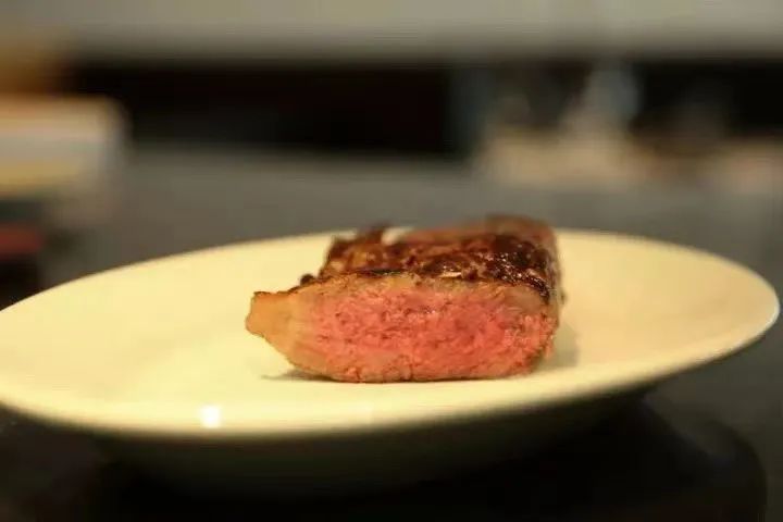 煎牛排需要多长时间熟（一块牛排煎多久）-4