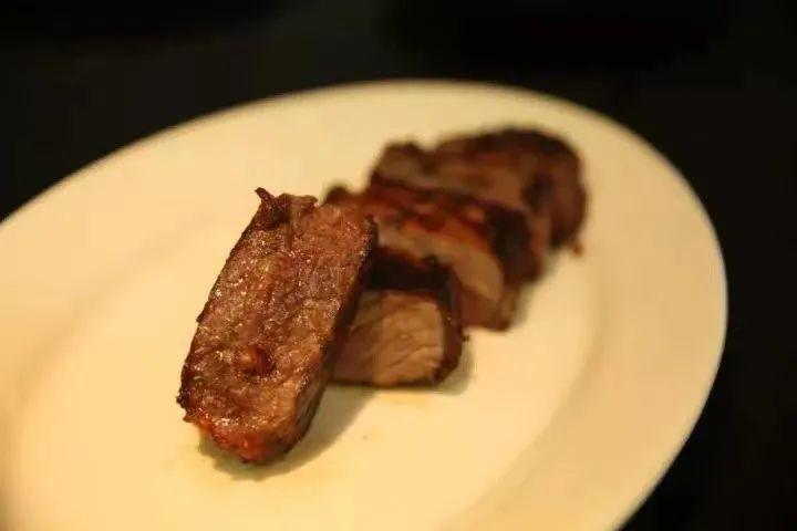 煎牛排需要多长时间熟（一块牛排煎多久）-6