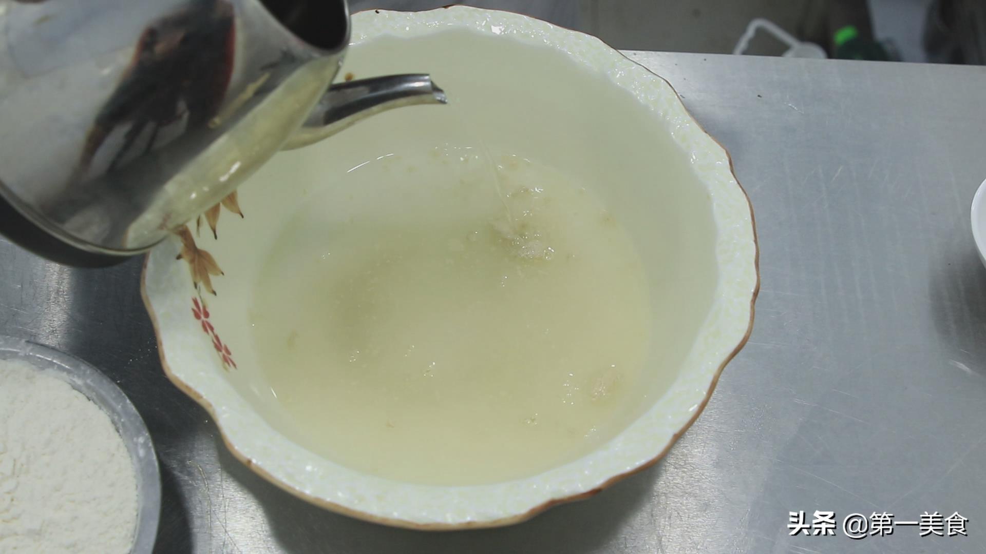 烤箱做面包的家庭做法简单易学（用烤箱做面包教程）-3
