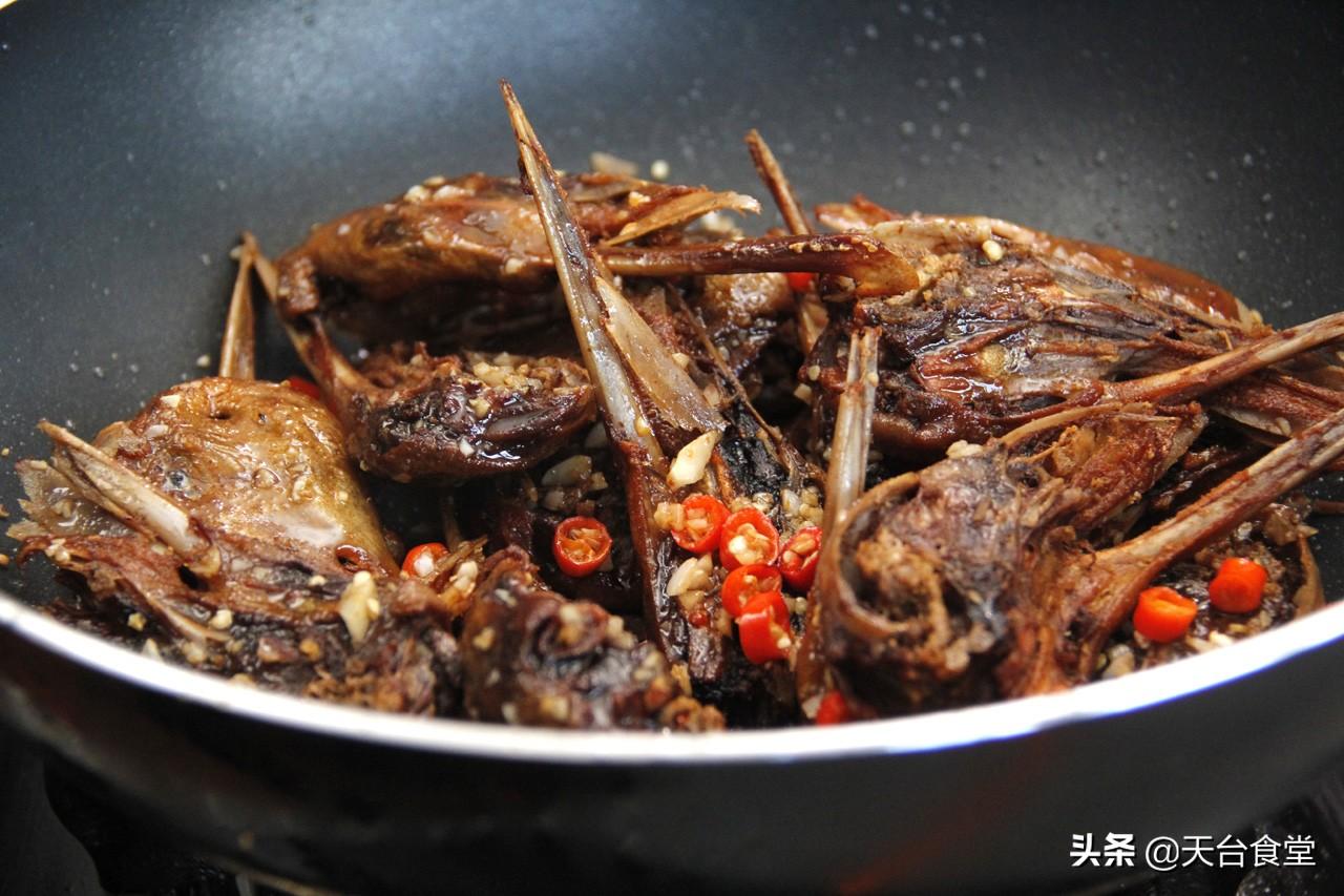 炸鸭头的做法和配料配方（炸鸭头的简单做法窍门）-11
