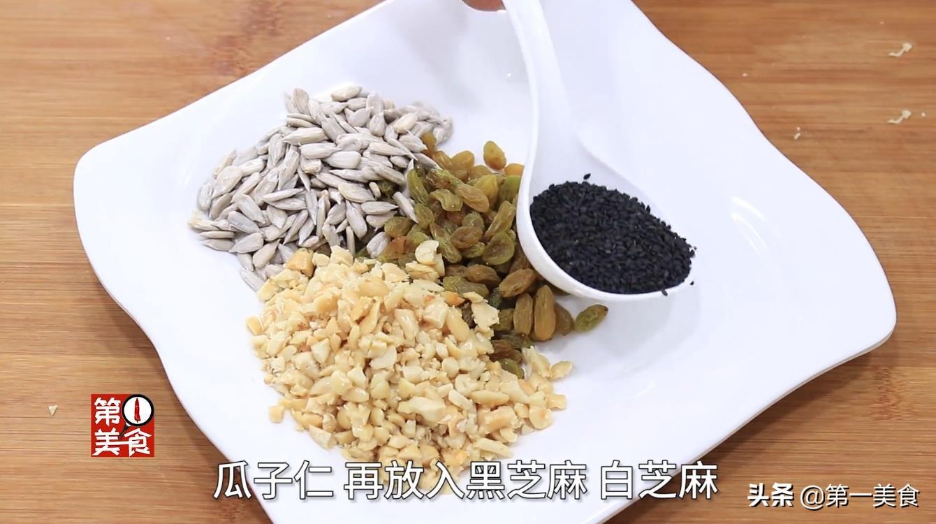 馒头包子怎么做才松软好吃（做包子又松又软的窍门）-3