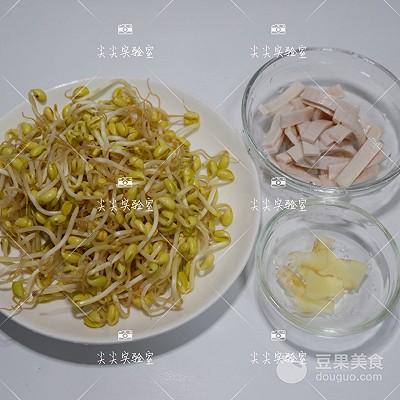 猪皮炒黄豆芽的家常做法教程-3