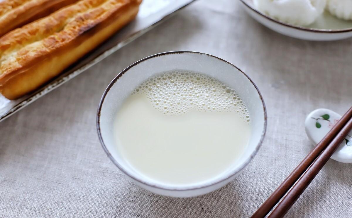 破壁机打豆浆豆子和水的比例（豆浆的正确做法）-2
