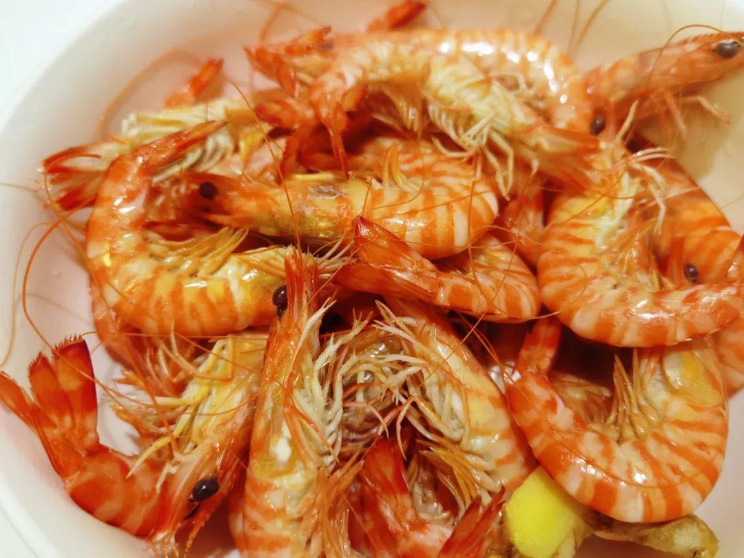 水煮基围虾蘸料怎么调（活虾当天不吃如何保存）-13