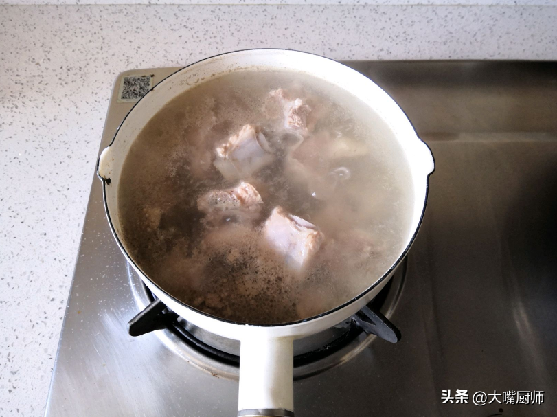 炖排骨的做法怎样又烂又软，炖排骨的做法和配料-8