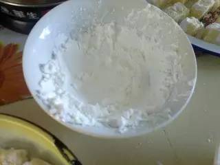 拔丝奶豆腐用什么淀粉 如何做拔丝奶豆腐-4
