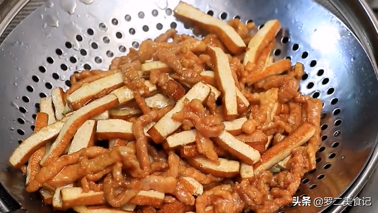 香干炒芹菜炒肉怎么炒？-10