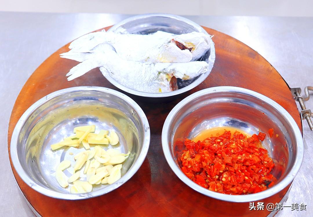 怎样做小黄鱼好吃又简单_小黄鱼怎么炖汤好喝-3