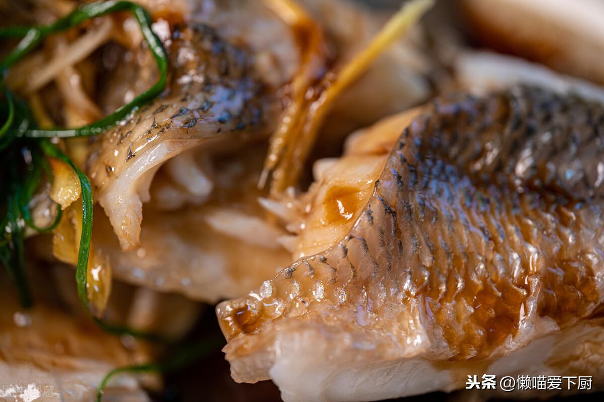 清蒸鲈鱼的最佳时间（蒸鲈鱼要蒸多少分钟）-4