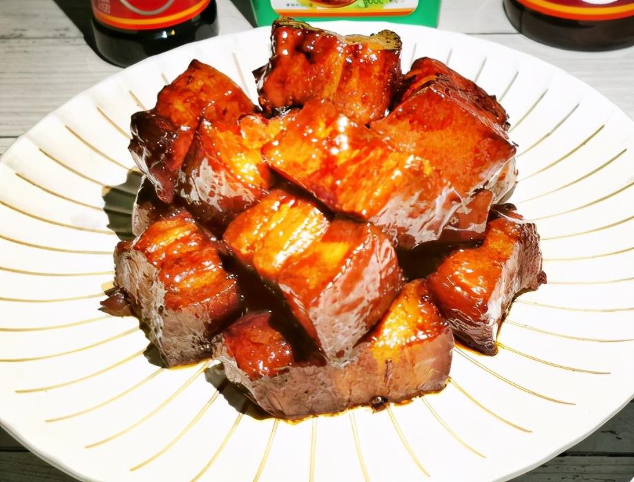 红烧肉炖多久才能软烂（炖红烧肉的技巧）-6
