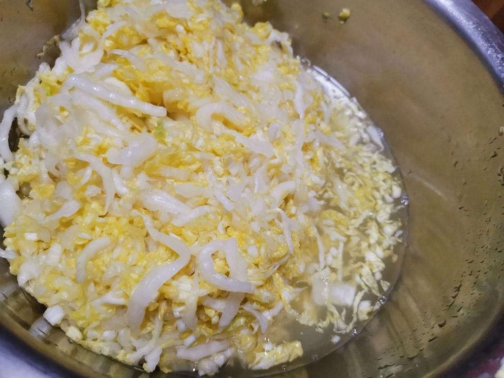 酸菜怎么保存新鲜不烂（酸菜如何保存时间越长）-1