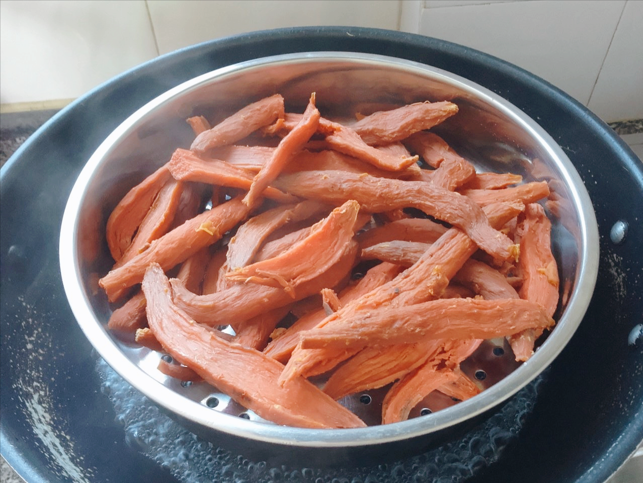红薯干怎么做才软糯甜（简单又好吃红薯干的制作方法）-7
