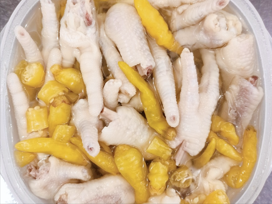 泡椒凤爪怎么做好吃又简单_泡鸡爪的制作方法和配料-9
