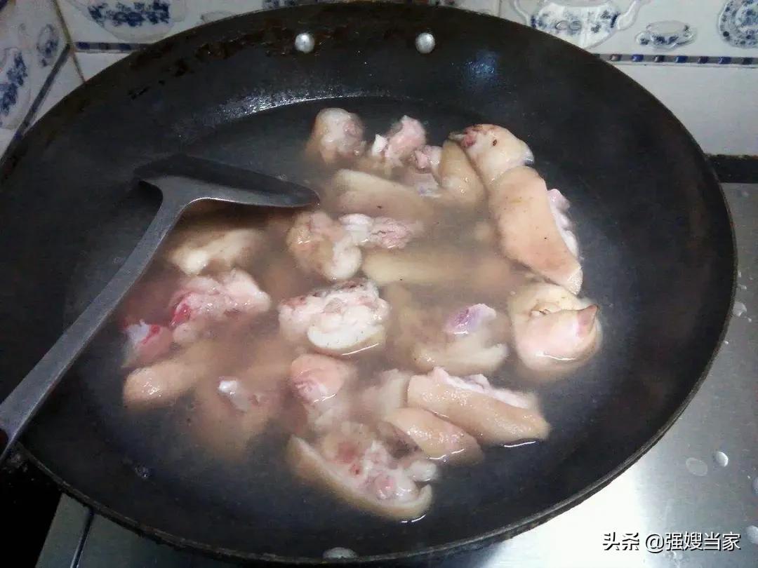 高压锅炖猪蹄的家常做法窍门（怎样炖猪蹄又烂又好吃）-6