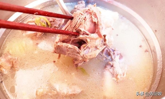 怎么样炖羊肉又烂又好吃 大块煮羊肉的正确方法-8