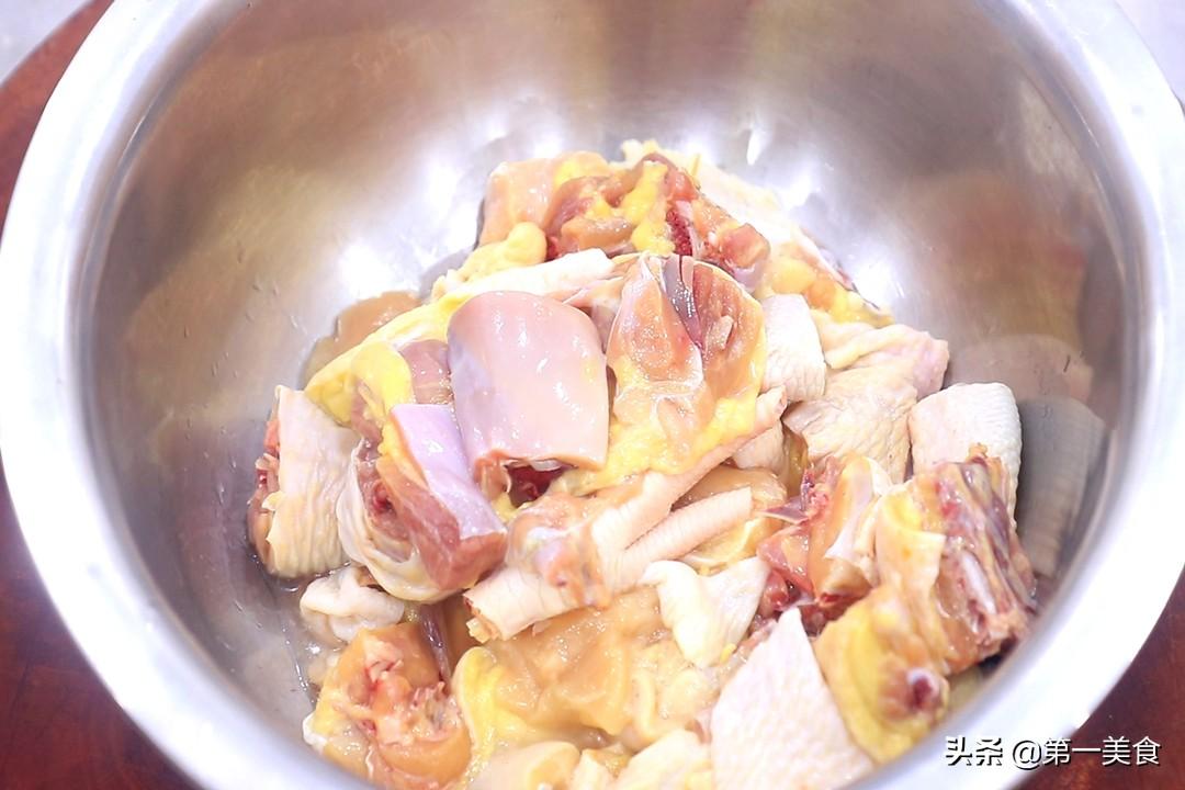 鸡肉冷水焯还是开水焯（炖鸡汤的鸡炒一下炖还是直接炖）-3