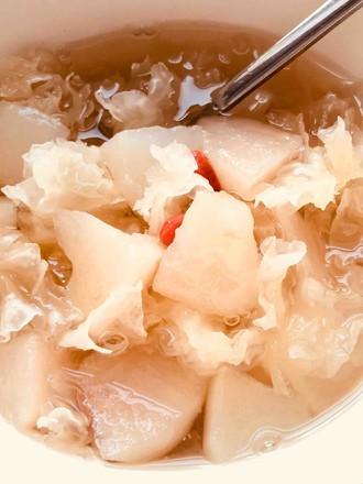 泡发银耳的方法（冰糖雪梨银耳汤的做法）-1