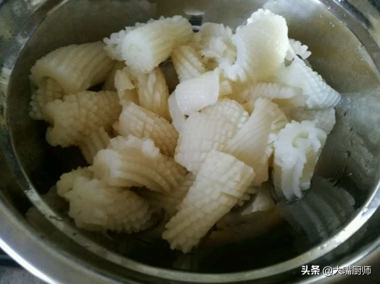 鱿鱼干怎么泡发的软嫩（泡发鱿鱼的最佳方法）-7