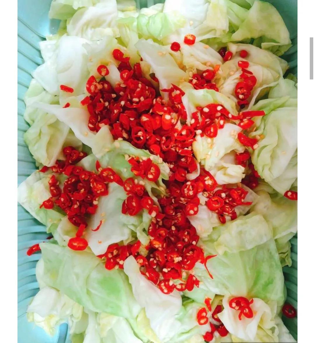 泡包菜怎么做又脆又好吃，脆爽包菜的腌制方法-4