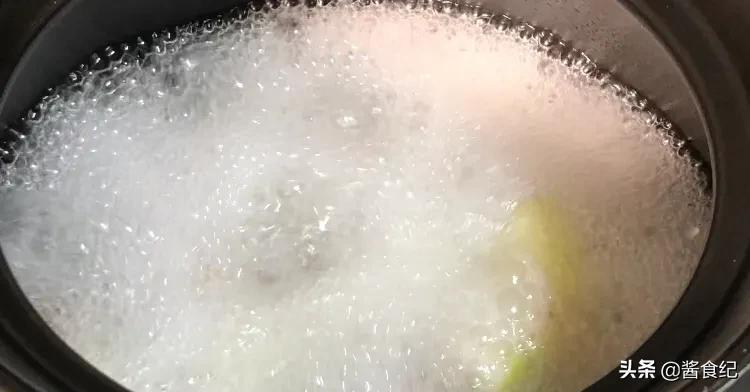 白汤羊肉汤的做法及配料（炖羊肉汤三放三不放）-14