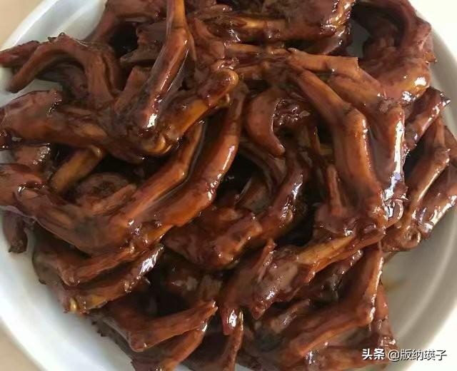 卤鸭爪怎样入味又不烂（卤鸭放什么调料比较好吃）-16
