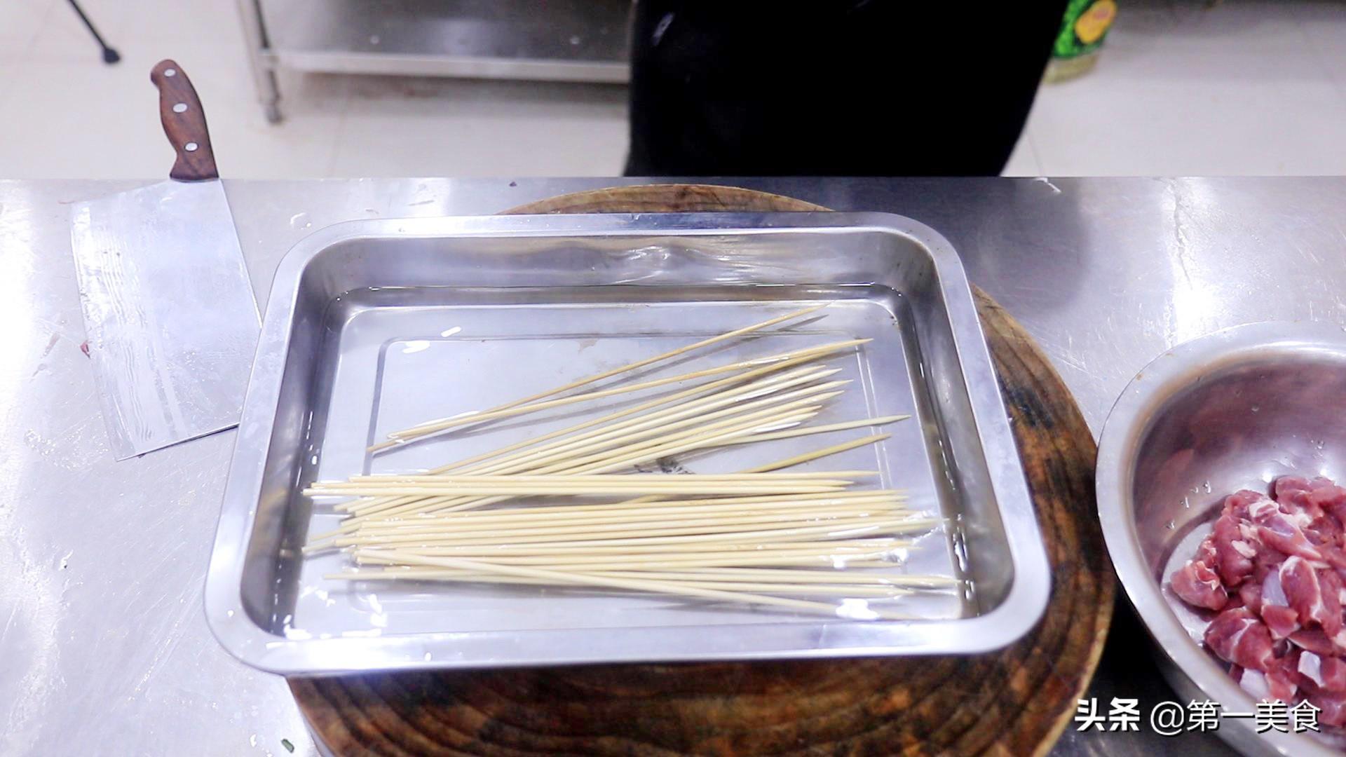 羊肉串怎么烤好吃又嫩 自制羊肉串的腌制方法窍门-2
