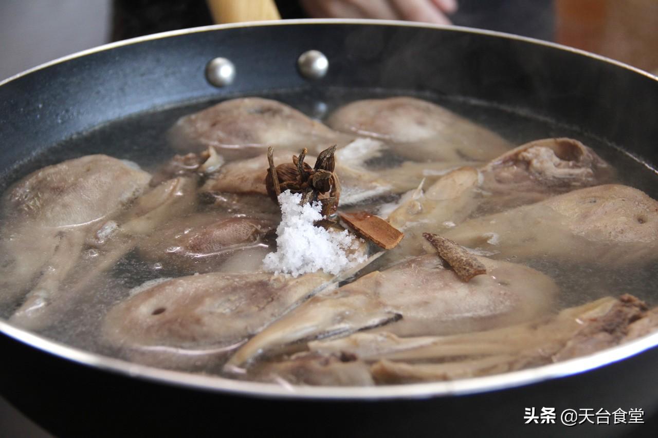 炸鸭头的做法和配料配方（炸鸭头的简单做法窍门）-6