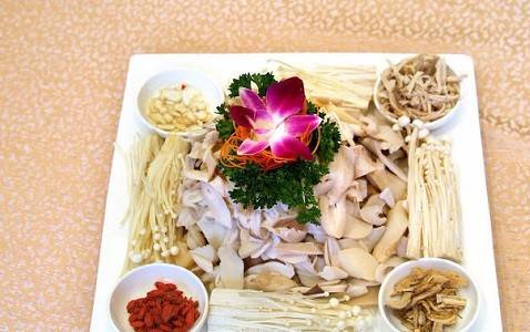 蘑菇怎么炒好吃（素炒蘑菇的家常又简单做法）-3