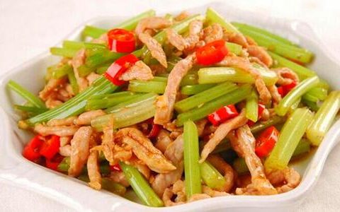 芹菜炒肉的做法需要焯水吗 西芹直接炒还是焯水炒好