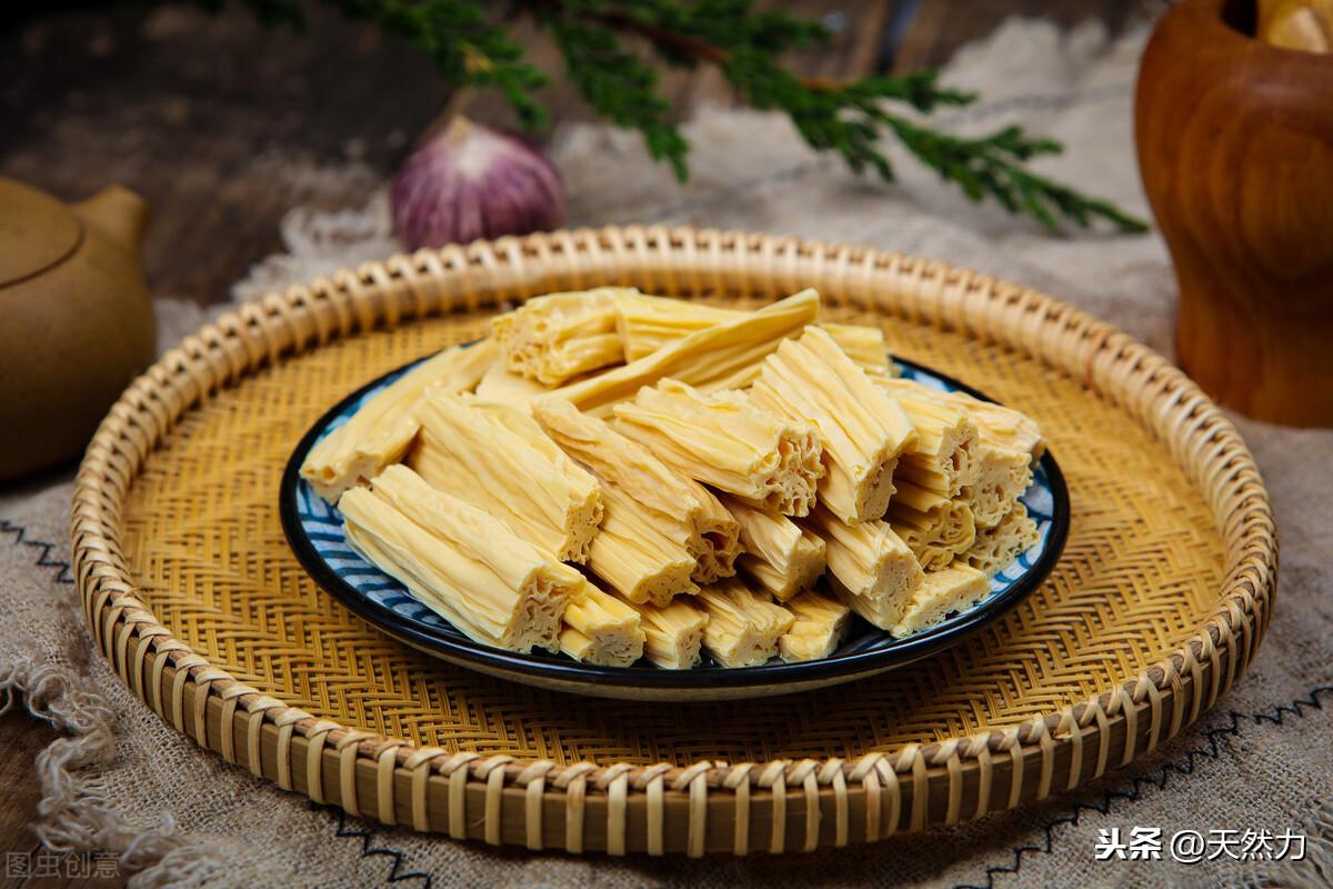 干腐竹泡发后还用焯水吗（家常凉拌腐竹的做法）-5