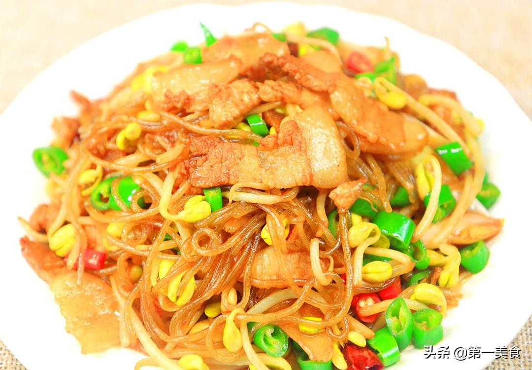 黄豆芽炒肉皮怎么炒好吃（炒黄豆芽需不需要焯水）-1
