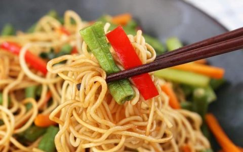 煮鲜面条是冷水下锅还是热水下锅？