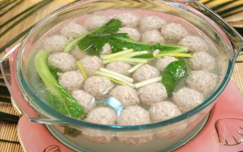 冬瓜汆丸子的家常做法（汆丸子的丸子怎么做）