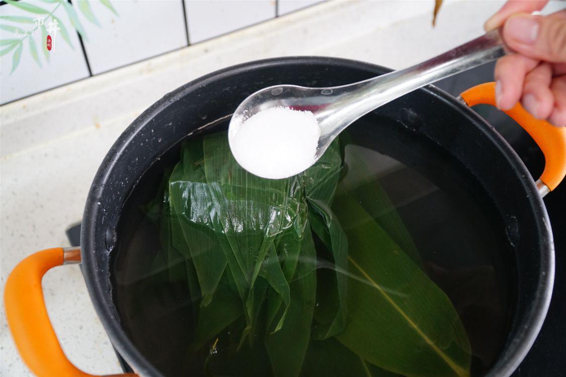 包粽子的糯米要泡多久_包粽子需要哪些材料？-9