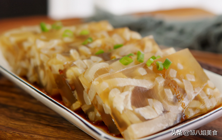 皮冻的做法一斤肉皮几斤水（蒸皮冻一碗肉皮几碗水）-1