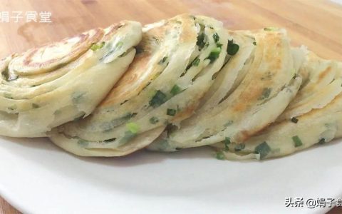 烫面葱油饼怎么做又软又好吃 烫面葱花饼的做法
