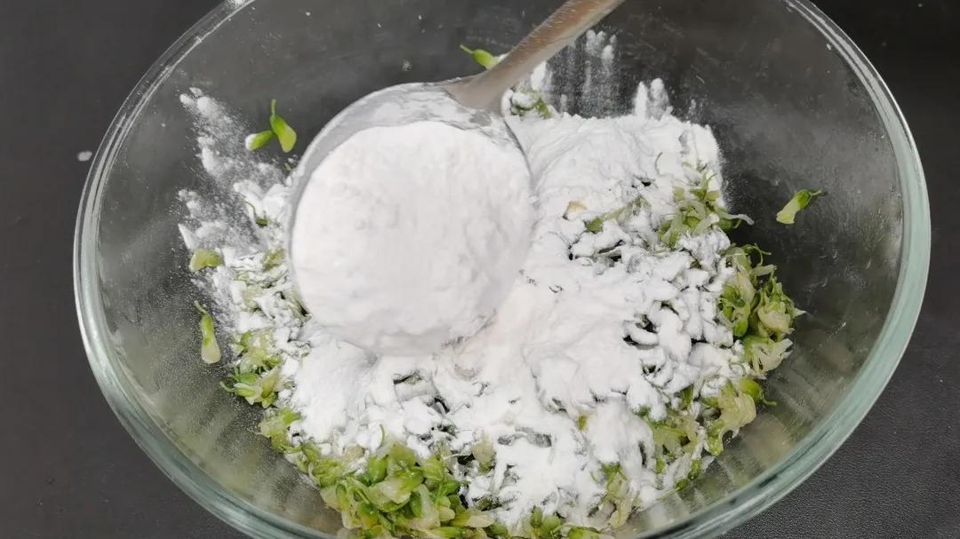 蒸槐花要蒸几分钟，洋槐花怎么蒸好吃？-6