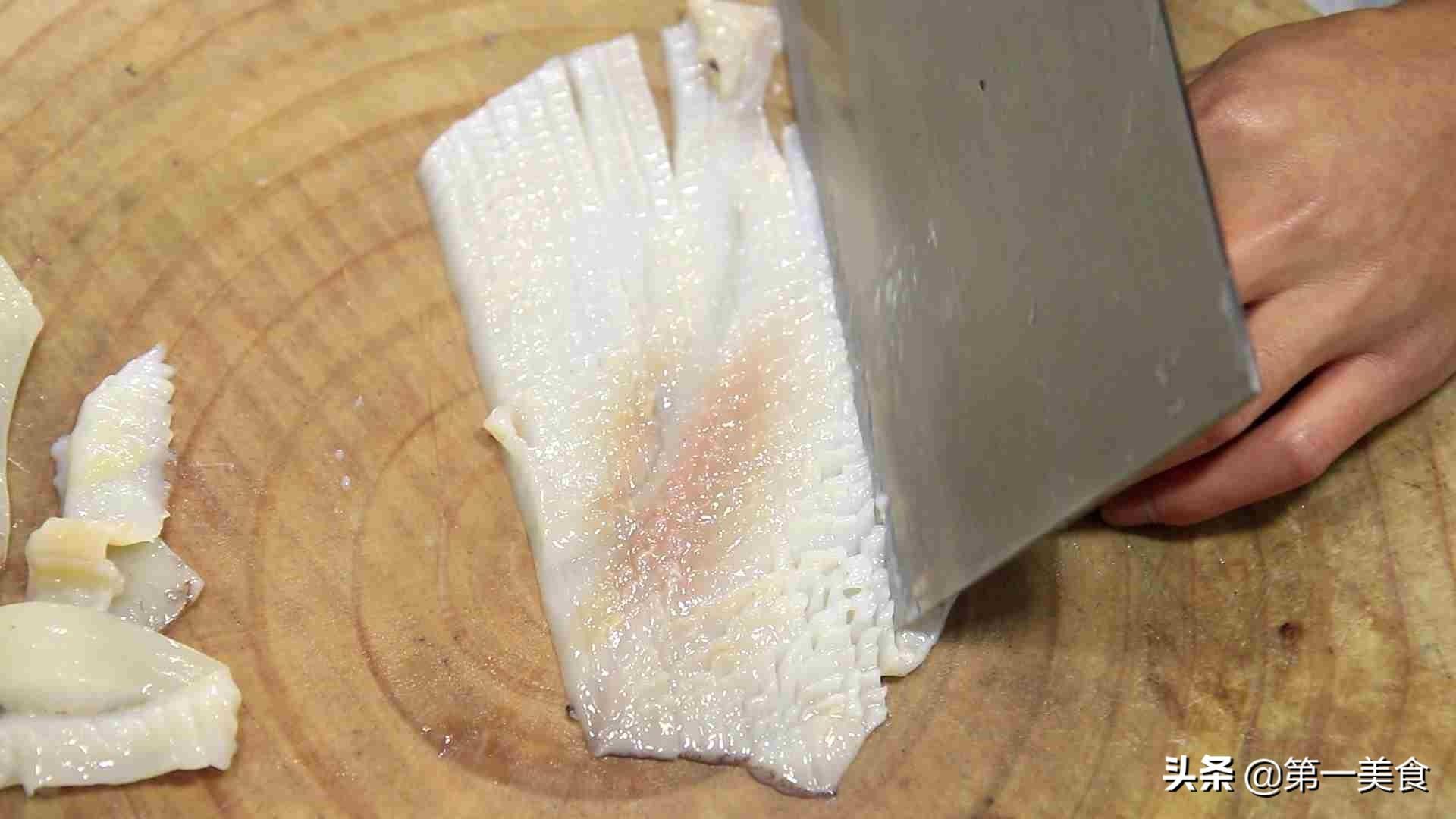 红烧鱿鱼的家常做法窍门，红烧鱿鱼干怎么做好吃又简单-3