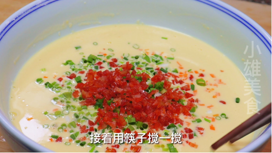 鸡蛋饼制作方法家常简单（鸡蛋饼面糊怎么调）-7