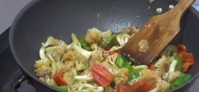怎样做花菜好吃又简单（花菜怎么做最好吃）-10