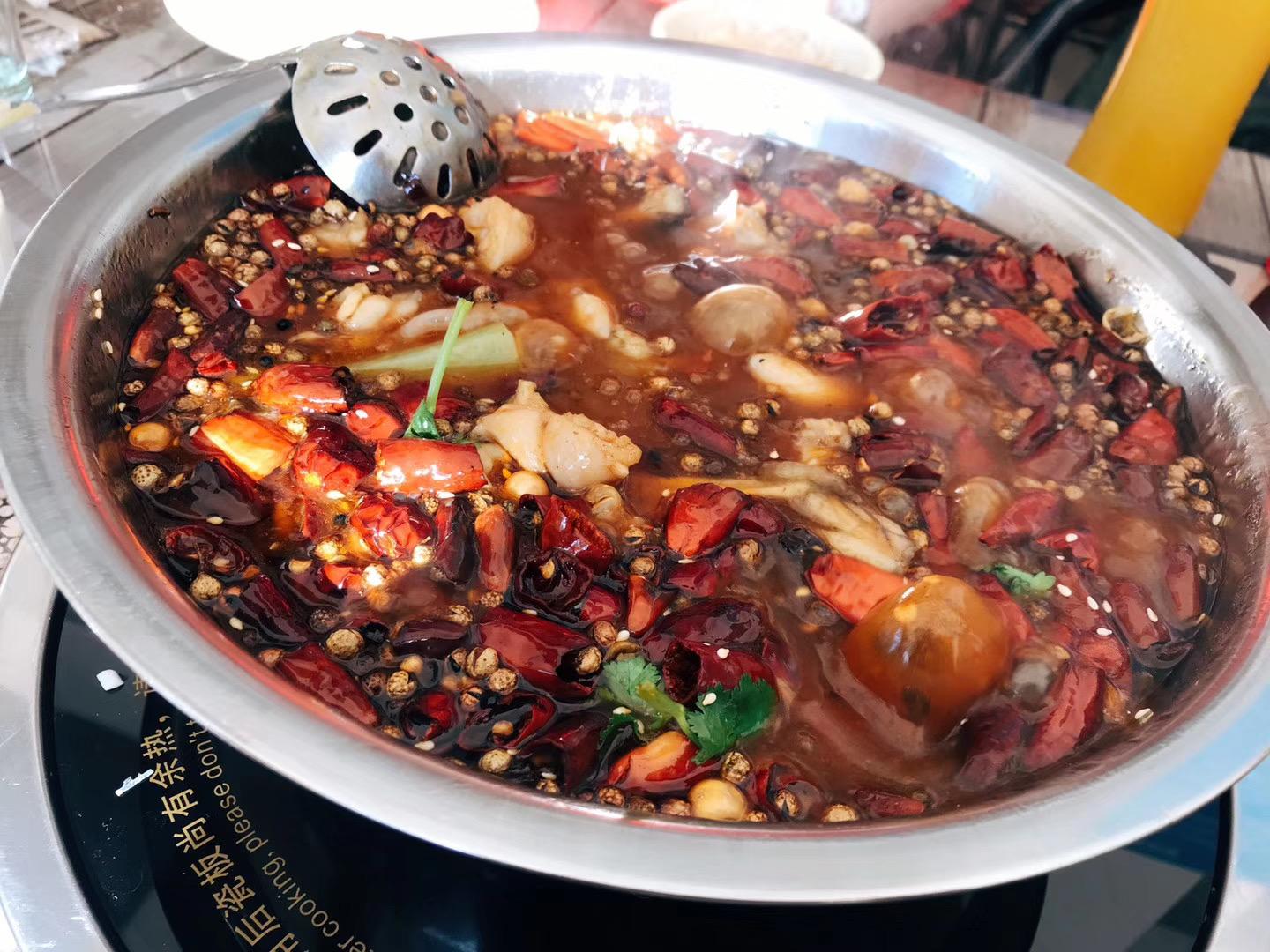 牛蛙怎么做好吃又嫩火锅（牛蛙直接放火锅会腥吗）-2