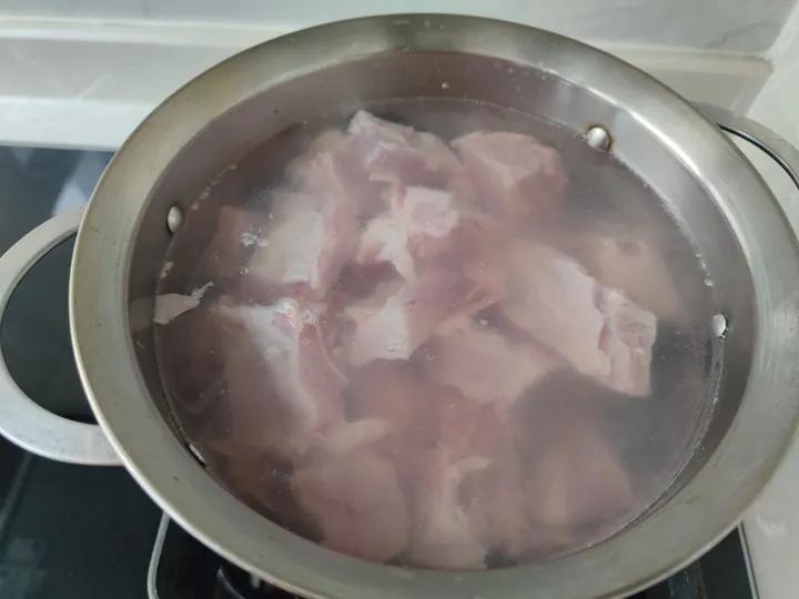 清炖排骨汤怎么炖好喝又营养（清炖排骨怎么做最好吃）-1