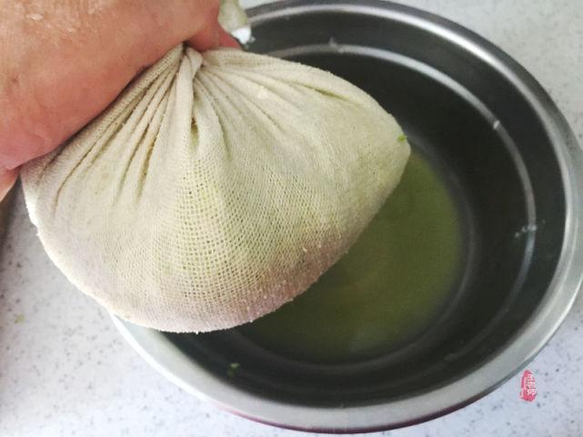 圆白菜饺子馅做法大全，圆白菜做馅焯水还是用盐撒-7