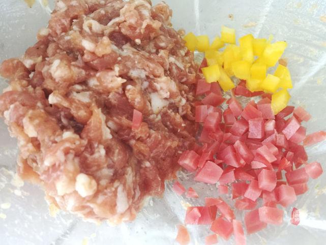 圆白菜饺子馅做法大全，圆白菜做馅焯水还是用盐撒-2